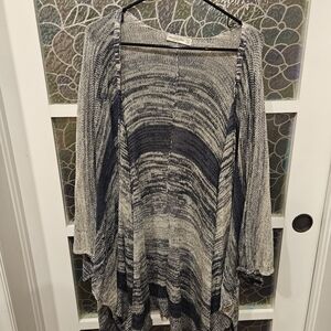 Abercrombie & Fitch Black and Gray Knit Sweater